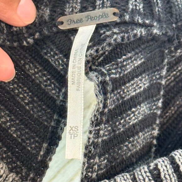 Free People Open Shoulder Oversized Sweater XSmall - Picture 8 of 12
